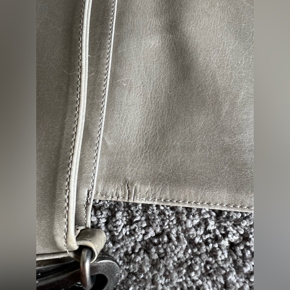 Mat and Nat purse - Picture 8 of 9